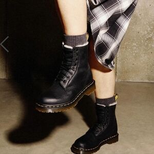 Dr Martens 1460 Serena Boot